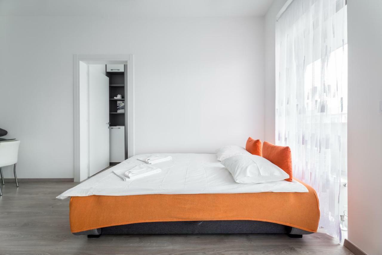 Bpr Chic White Home With Terrace & A/C & Garage Budapešť Exteriér fotografie